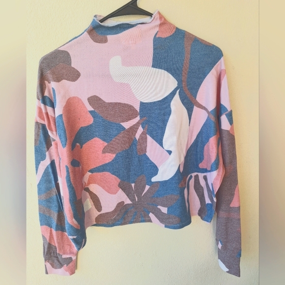 Chaser Brand Sweatshirt Pullover Abstract floral printed Size S - Picture 4 of 6